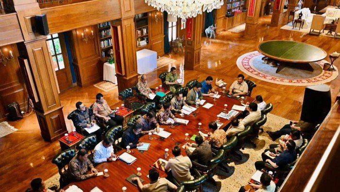 Prabowo: Solusi Cepat Bencana, Kumpulkan Menteri ke Hambalang