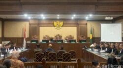 **Pengakuan Santai Eks Anak Buah Nadiem: Bagi-Bagi Duit Rp 500 Juta di Pengadilan Korupsi**