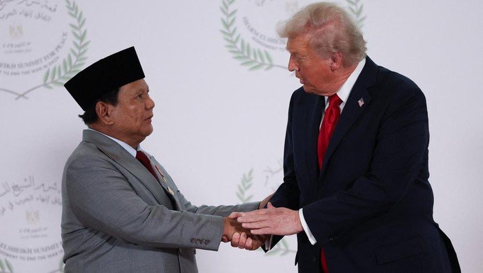 **Seskab Prabowo-Trump soal Tarif Dagang: Dibahas, Namun Belum Ada Keputusan!**