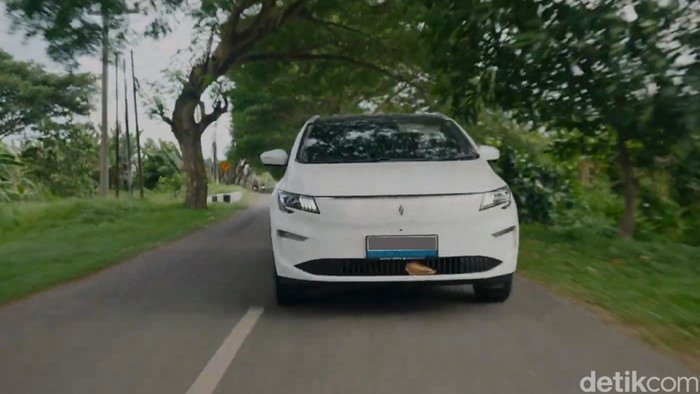 [Total Biaya Ngecas Mobil Listrik Aletra L8 Dipakai Road Trip ke Sumatera yang Mengejutkan]