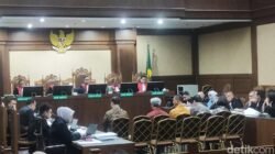 Jaksa Tanya Konsolidasi Harga Chromebook, Saksi Tertawa: Bongkar Misteri Hukum di Balik Teknologi