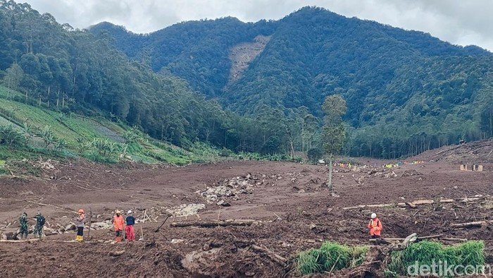 6命AKER被災者まだ探されています! Militer員も含む! BNPB発表!