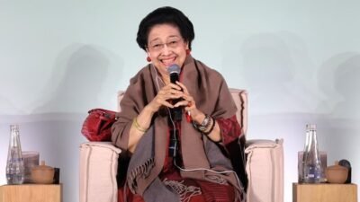 **Megawati: Perempuan Tak Perlu Pilih Antara Rumah atau Masyarakat**