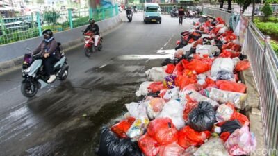 Warga Gugat Pemkot Tangsel soal Sampah Menumpuk, Sidang Perdana Hari Ini #Kota