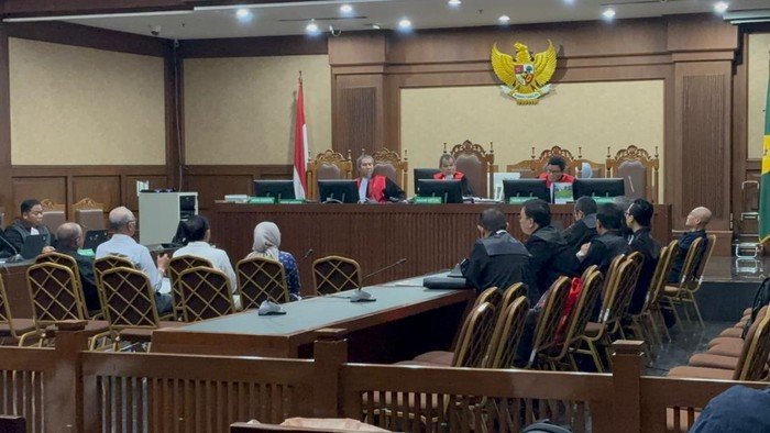 **Kakak Rafael Alun Cerita Aset Ortunya Disita di Kasus Suap Migor**