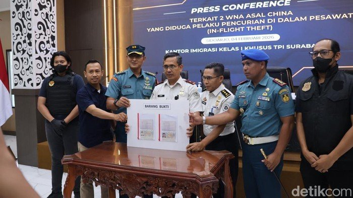 Dua WNI China Selesaikan Musibah, Ditangkap Setelah Curigali Uang Penumpang di Pesawat Jakarta-Surabaya