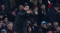 “Arteta Dihukum Kartu Kuning…. Gara-gara Ketawa: Sengsara Tawa di Lapangan!”