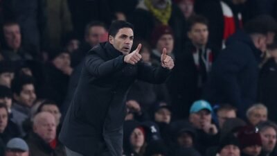 “Arteta Dihukum Kartu Kuning…. Gara-gara Ketawa: Sengsara Tawa di Lapangan!”