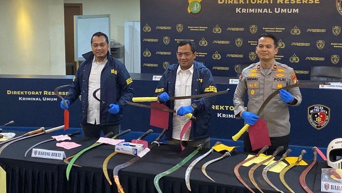 Operasi Pekat di Jakarta: 105 Pelaku Tawuran Dibekuk, 56 Senjata Tajam Disita