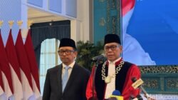 Adies Kadir, Resmi Jadi Hakim MK, Tolak Gugatan Golkar!