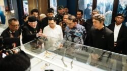Resmikan Pameran Jejak Pajajaran, Menbud Dorong Pelestarian Budaya Sunda: Kebanggaan atau Kenangan?