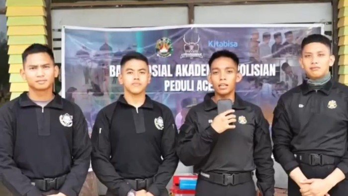 Jelang Ramadan, Taruna Akpol Ramaikan Masjid Aceh dengan Buku Suci