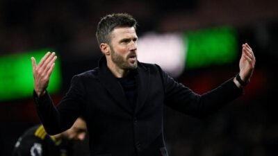 “Carrick Ingatkan MU untuk Tetap Injak Bumi: Apakah Jalan Menuju Sukses Kembali?”