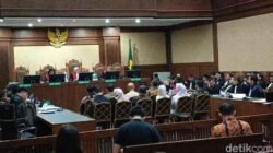 Saksi Biro Umum Kemnaker, Dayoena Ivon Muriono, Ngaku Diterima Uang Rutin dari Terdakwa Kasus Noel, Meningkatkan Pertanyaan Soal Transparansi
