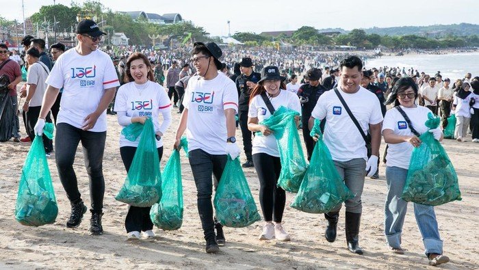 **BRI Bersihkan Pantai Kedonganan Bali, Kumpulkan 931,16 Kg Sampah Sebagai Komitmen Lingkungan**
