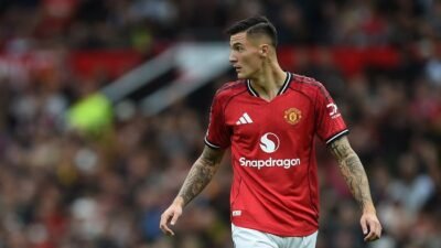 Berbatov Memoles Benjamin Sesko: Revolusi Taktik di Dunia Bola!