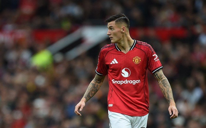 Berbatov Memoles Benjamin Sesko: Revolusi Taktik di Dunia Bola!