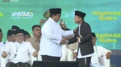 Prabowo Beri Souvenir kepada Qori Terbaik dalam Acara 1 Abad NU: Momen Menarik yang Menggugah