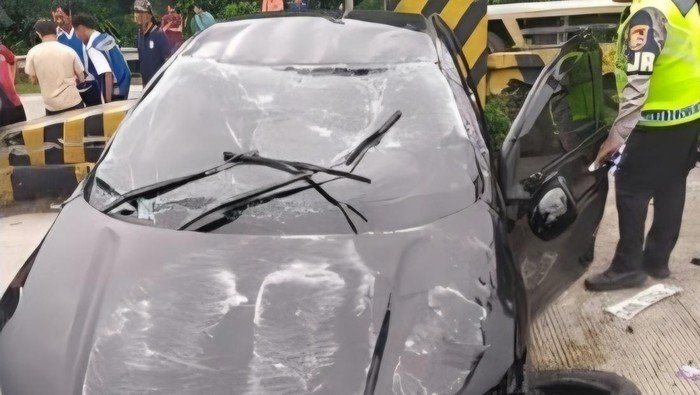Korban Sedan Terbalik di Tol Jagorawi Ternyata Model Diva Siregar - Update 1
