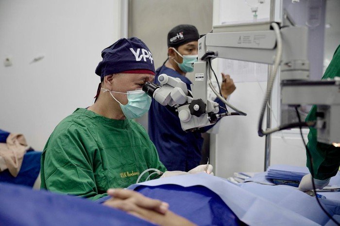 160 Warga Majalengka Dapat Operasi Mata Gratis dari Kemensos