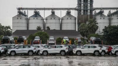 **Penjualan Mobil di Indonesia Nyaris Disalip Malaysia, Menperin: Ini Alarm!**