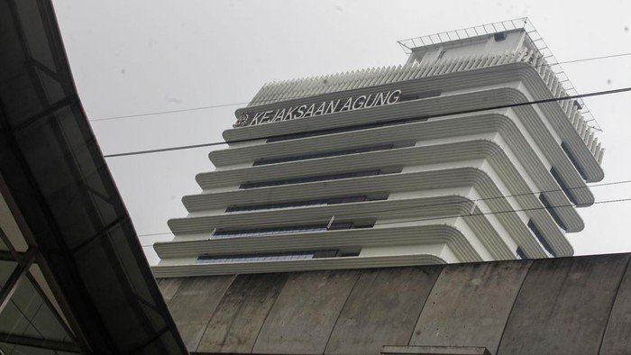 Suap di Limbah Sawit: Kejagung Terus Lacak 11 Tersangka, Apakah Aset Mereka Berbahaya?