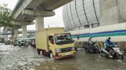 **12 Wilayah Jakarta Ancam Banjir Pesisir, Waspada pada 11-16 Februari!**