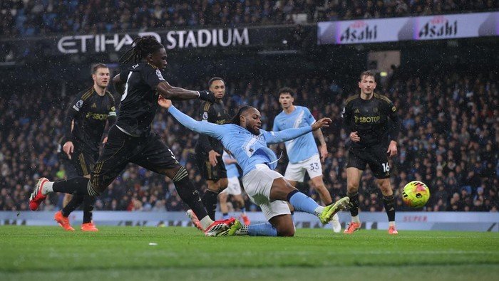 **Man City Ungguli Fulham 3-0 di Babak Pertama: Kekuatan Taktik Guardiola di Etihad Stadium**