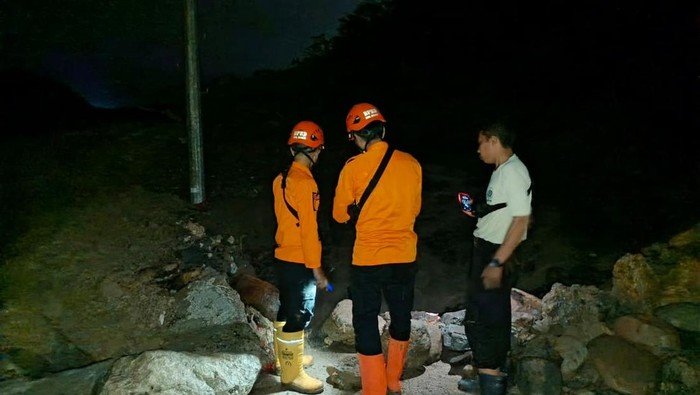 Bogor Dilanda Banjir, 68 Rumah Hancur, Desa Bawa Batu Terpukul!