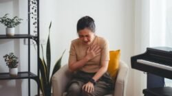 Sakit Dada Dikira ‘Angin Duduk’, Padahal Bisa Indikator Serangan Jantung