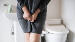 Urolog Beberkan Penyebab Wanita Lebih Rentan Kena ISK: Kenali Risiko Sebelum Terlambat