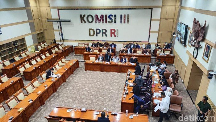 Permahi: DPR Berprosedur Ketat dalam Pilih Adies sebagai Hakim MK
