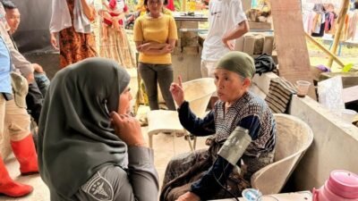 Polres Bogor Cek Kesehatan 155 Warga Terdampak Banjir di Babakan Madang, Solidaritas dalam Bencana