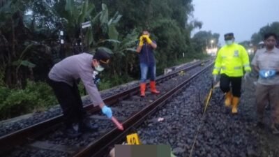 **Tragedi Depresi: Pemuda di Madiun Tabrakan Diri ke Kereta Usai Kehilangan Ibunya**