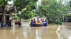 Warga Jember Tewas Tersengat Listrik saat Bersih-bersih Pasca Banjir, tragedi yang Menghanyutkan