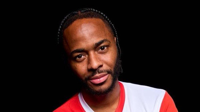 Sterling Siap Debut di Feyenoord, Hadapi James dan Rekan