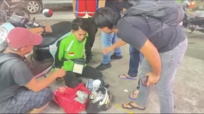 Pria Ojol dengan Jaket, Nyata-nyata Bawa Sabu 3 Bungkus, Ditangkap di Mampang!