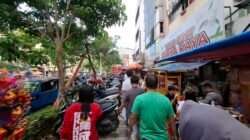 Warga Keluhkan Trotoar di Glodok Jadi Lapak PKL dan Parkir Liar Motor – Update 1