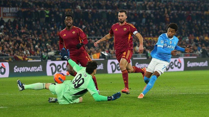 Napoli Vs Roma: I Lupi Terancam Rekor Gagal di Derbi Berdarah