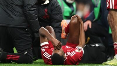 Kapan Isak Main Lagi? Menyelami Misteri Kehidupan Isak di Luar Lapangan!