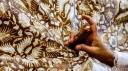 “Rp 1,3 Miliar Batik Ditangkap Polisi: 3 Pencuri Tersandera di Tengah Acara Pameran”