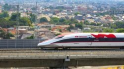 Manfaatkan Diskon Whoosh Ramadan, Rombongan Jakarta-Bandung Hanya Rp200K!