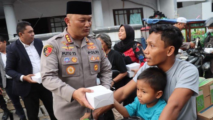 Dukung Kebangkitan Religi, Polisi Gelar Bakti Bersama 'Bang Jasri' di Masjid Jaksel: Ini Yang Perlu Diketahui!