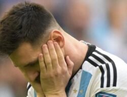 “Penyesalan Lionel Messi: Dari Kebanggaan ke Ketidakpastian, Mimpi yang Tergelap”