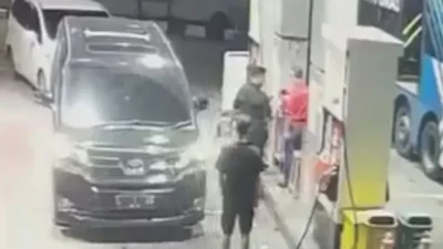 1. “Pemukul Petugas SPBU Terjerat Nopol Palsu: Asal Usul Pelat L-1-XD di Vellfire”