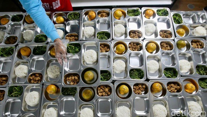 [BGN Sebut Insentif Rp 6 Juta Jadi Biaya Menu MBG Rp 15 Ribu, Ini Hitungannya yang Mengejutkan]