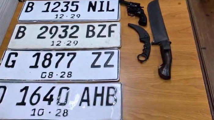 [Pengemudi Mobil Gila-gilaan di Jakpus: Pelat Palsu, Tak Punya SIM dan STNK]