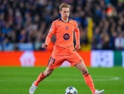 Duh! Cedera Hamstring Frenkie De Jong, Barcelona Kehilangan Gelandang Kunci Selama 6 Pekan