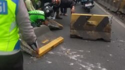 Mobil Tabrak Separator Busway di Jl Gatsu, Lalin Arah Kuningan Tersendat: Tragedi Lalu Lintas yang Memprihatinkan