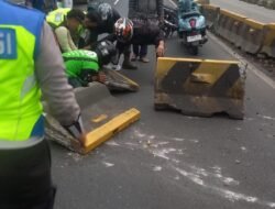 Mobil Tabrak Separator Busway di Jl Gatsu, Lalin Arah Kuningan Tersendat: Tragedi Lalu Lintas yang Memprihatinkan